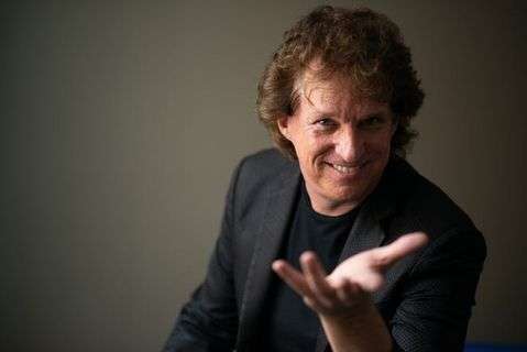 Greg Gleason magician